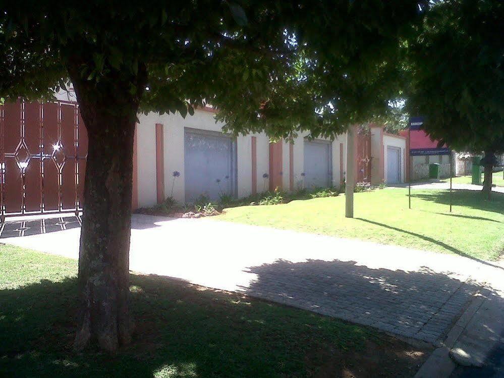 Moshitametsi Guesthouse Kempton Park Kültér fotó