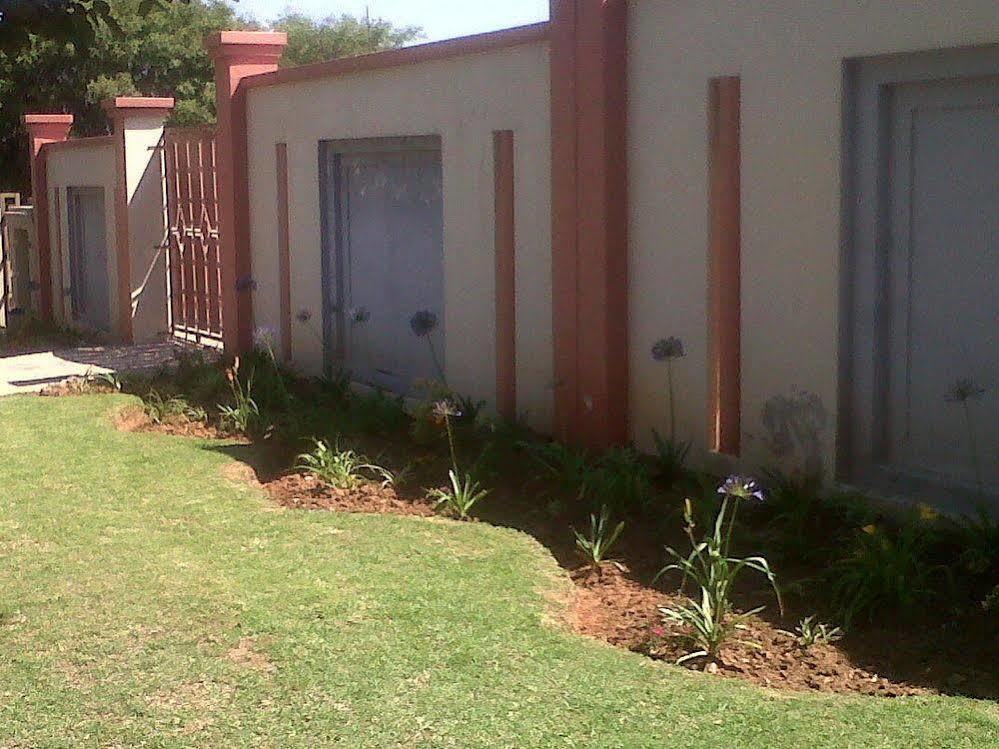 Moshitametsi Guesthouse Kempton Park Kültér fotó