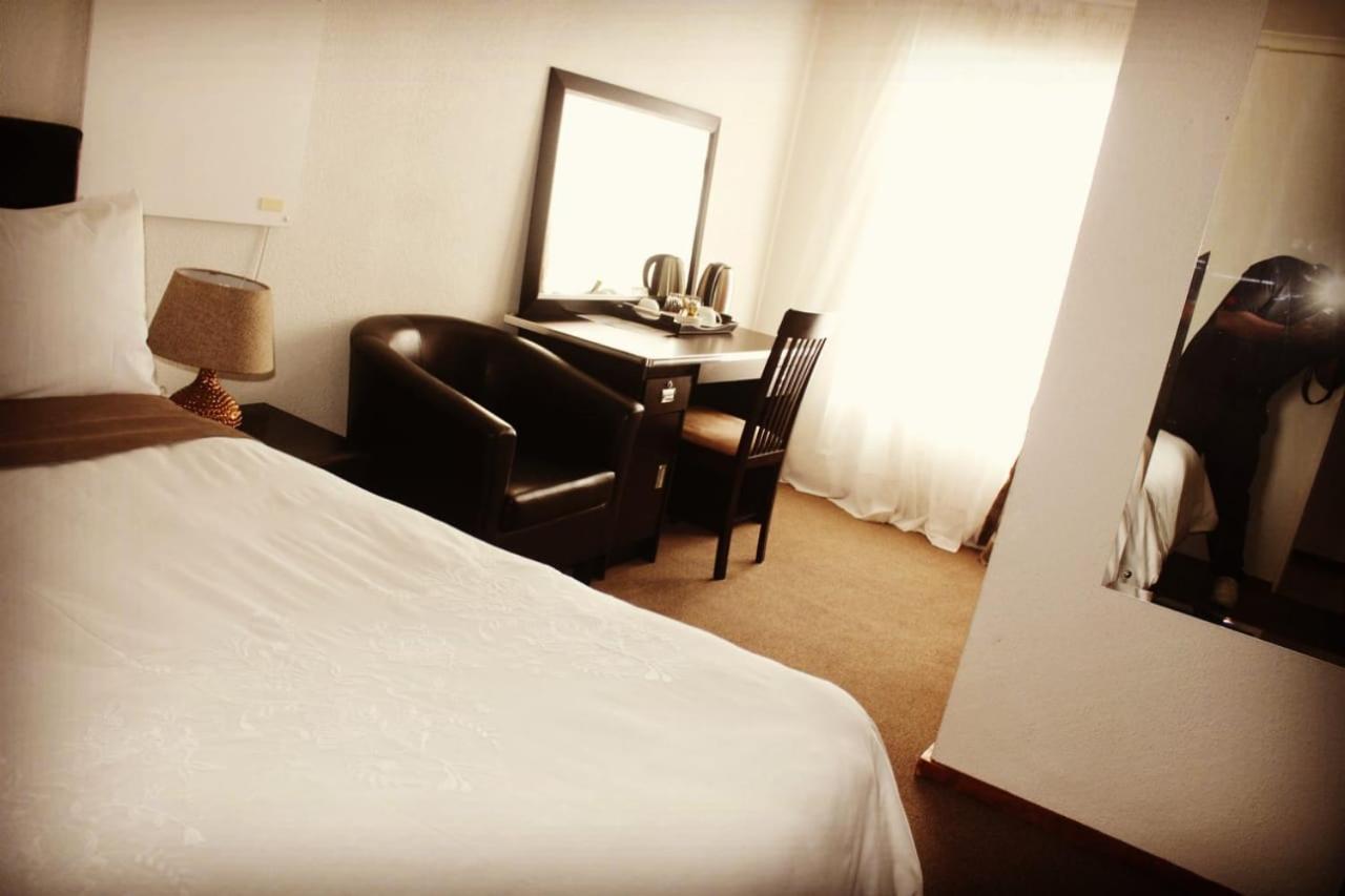 Moshitametsi Guesthouse Kempton Park Kültér fotó